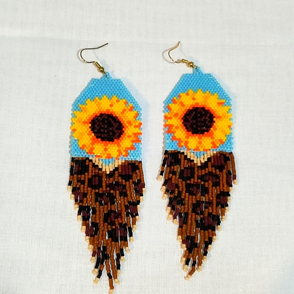 Handmade beaded Sunflower/Animal print earrings with fringe - Picture 2 of 4